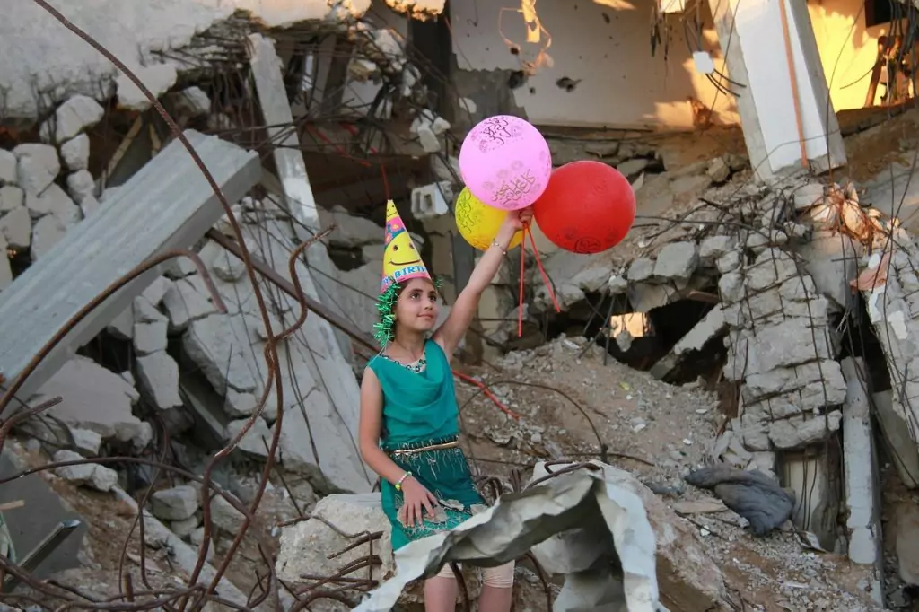 Gaza Little Girl War 7491337 1024x682 what are rights, Protection and Promotion of Human Rights, gaza, little girl, war-7491337.jpg