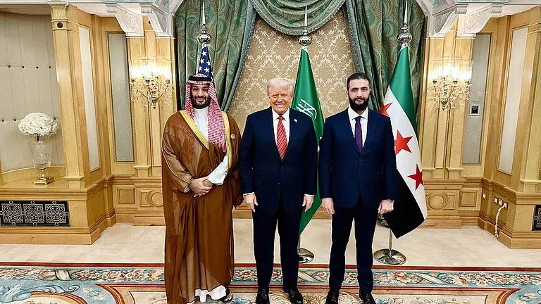 Washington’s Lifting of Sanctions on Syria: The Dawn of a New Diplomatic Epoch