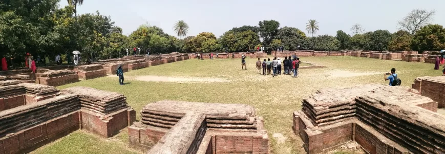 দরস বাড়ি মাদ্রাসা Darasbari Madrasa, an example of Sultanate-era architecture in ancient Gaur. Maroonpaper, blog, Islamic History and Culture, Merunpaper.