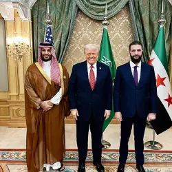 গত ১৩ মে, যুক্তরাষ্ট্রের প্রেসিডেন্ট ডোনাল্ড ট্রাম্প সৌদি আরবের রিয়াদে এক বিনিয়োগ সম্মেলনে সিরিয়ার ওপর আরোপিত নিষেধাজ্ঞা প্রত্যাহার করার ঘোষণা দেন।